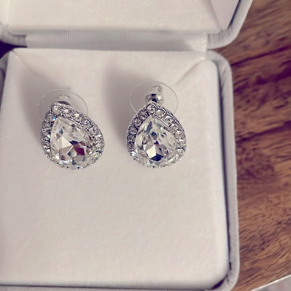 Silver pear crystal rhinestone earrings - Picture 3 of 4